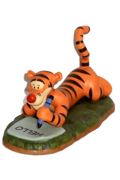 POOH & FRIENDS FIGURINE - A3823