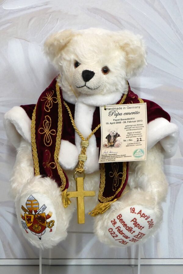 PAPAL SERIES - BENEDICT XVI 2013