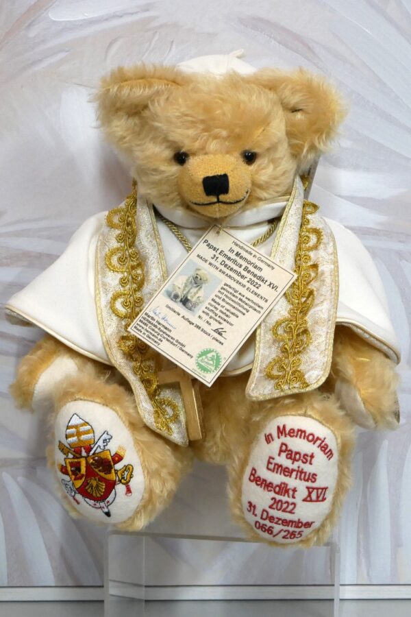 PAPAL SERIES <br> POPE BENEDICT XVI