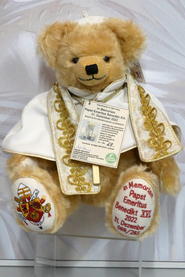 PAPAL SERIES <br> POPE BENEDICT XVI