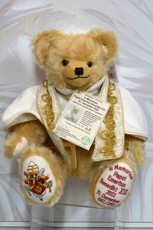PAPAL SERIES <br> POPE BENEDICT XVI