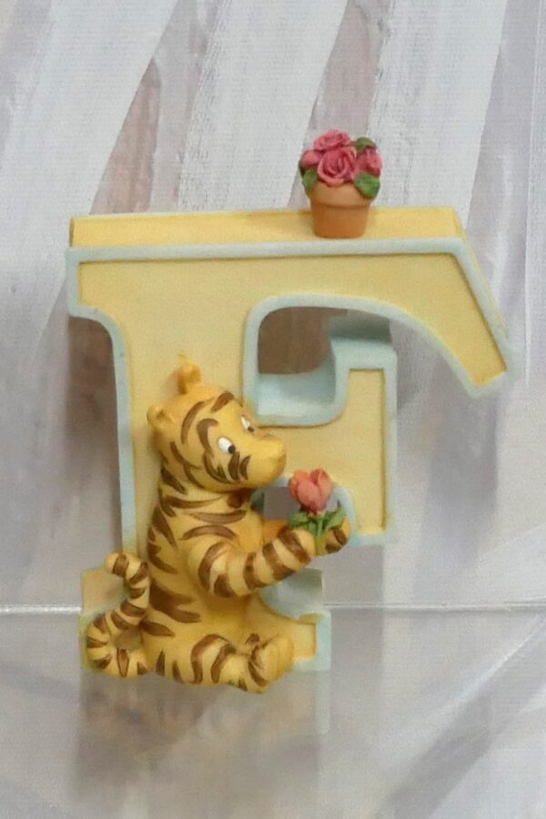 ALPHABET LETTER <br> POOH "F"