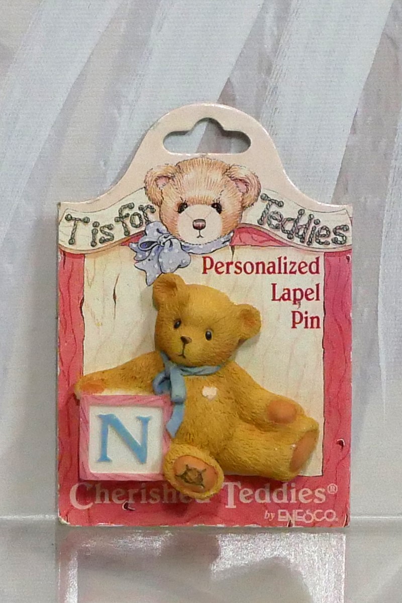 PERSONALIZED LAPEL PIN <br> N