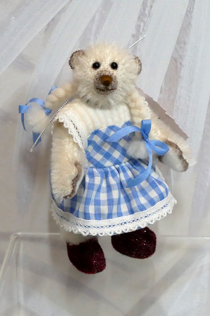 WENDY WALKER <br> DOROTHEA